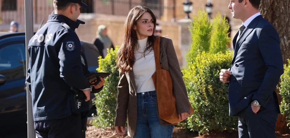 Далекий город - кадры из сериала