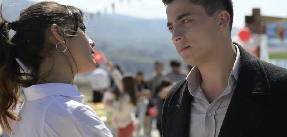 Далекий город - кадры из сериала