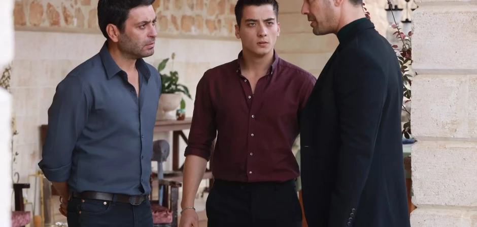 Далекий город - кадры из сериала