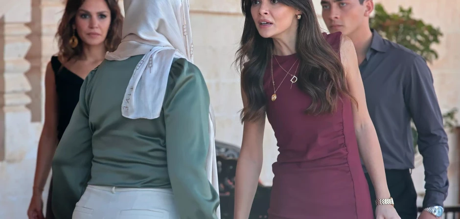 Далекий город - кадры из сериала