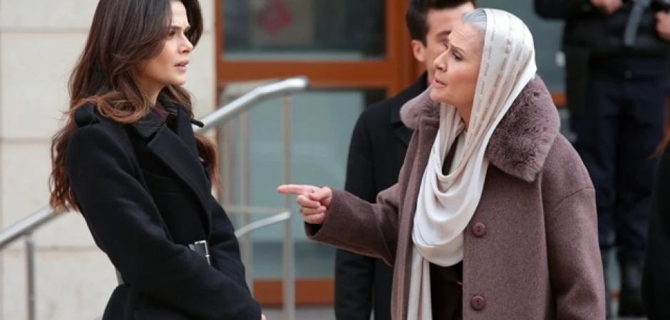 Далекий город - кадры из сериала