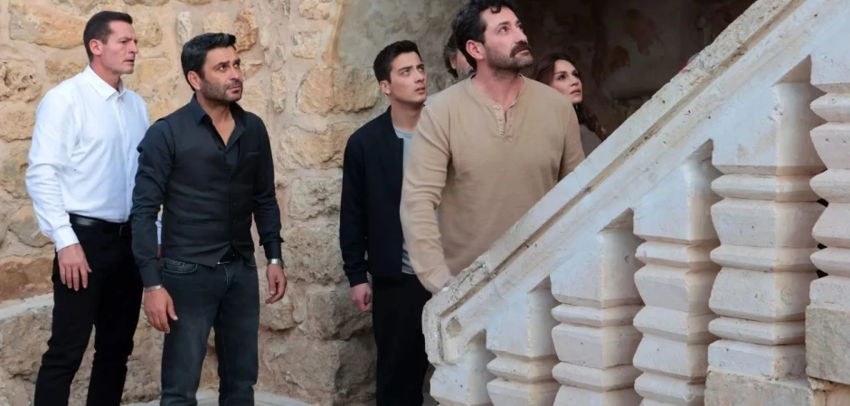 Далекий город - кадры из сериала