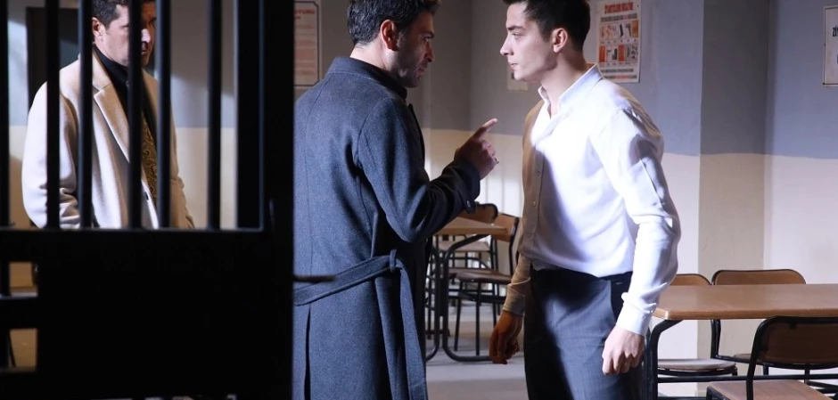 Далекий город - кадры из сериала