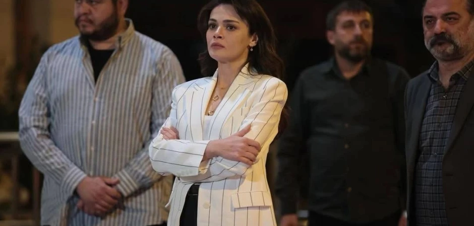 Далекий город - кадры из сериала